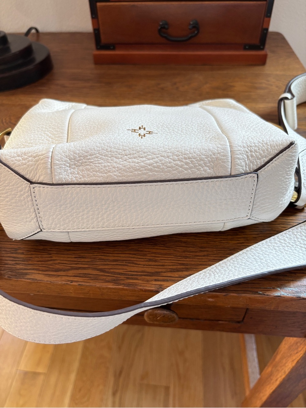 India Hicks Shift & Switch Crossbody Bag - Picture 3 of 16